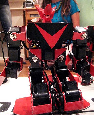 костюм для управления роботом King Kiser 1