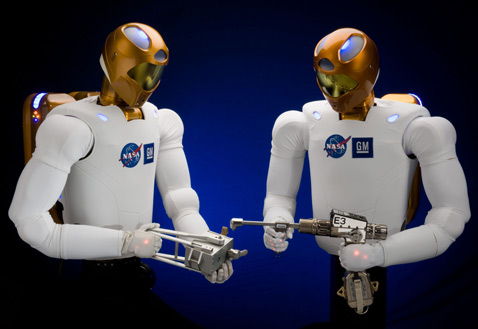 В будущих космических полётах
астронавты-роботы должны составить достойную компанию различным паукообразным электронным
созданиям (предназначенным для передвижения по внешней обшивке орбитального
дома) (фото NASA).