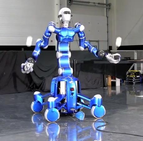 Robot Justin Rollin