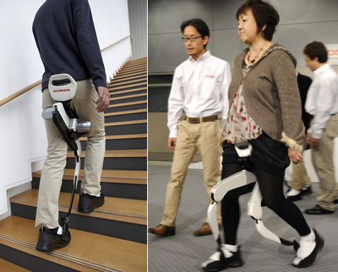 Honda Walking assist device позволяет ходить, подниматься и спускаться по лестнице или наклонной плоскости, приседать и вставать (фотографии Honda и AFP/Getty Images).
