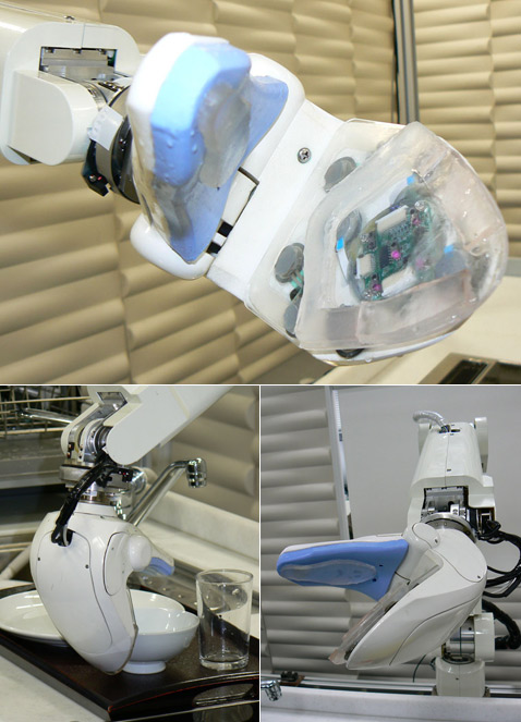 Распознавать предметы "клешне" помогают не только инфракрасные сенсоры, но и висящая под потолком камера (фото с сайта robot.watch.impress.co.jp). 