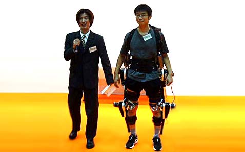 Во второй половине 2004 года японцы собираются продать первые 10 коммерческих экземпляров роботизированных ног (фото с сайта gizmo.com.au).