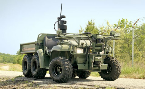 Сделанных для армии роботов, в том числе вот этого iRobot-John Deere R-Gator, компания называет не военными, а тактическими (фото iRobot).