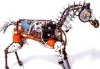 Роботы сделанные из разбитой электроники