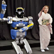 О HRP-2 Promet пишут, что этот робот "обычно используется в строительных площадках" (фото с сайта we-make-money-not-art.com).