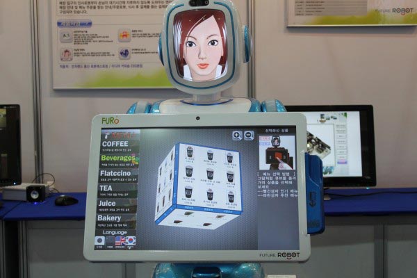 Роботы FURO и KIRO будут работать в детских садах и музеях