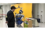 Мозго-компьютерный интерфейс управляет человекоподобным роботом  