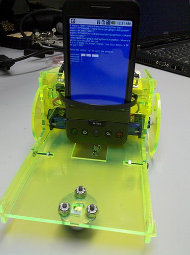 робот на базе смартфона с Android