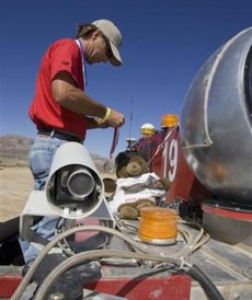   Red Team   (David Ray)    DARPA   - Sandstorm ( AP/Damian Dovarganes).