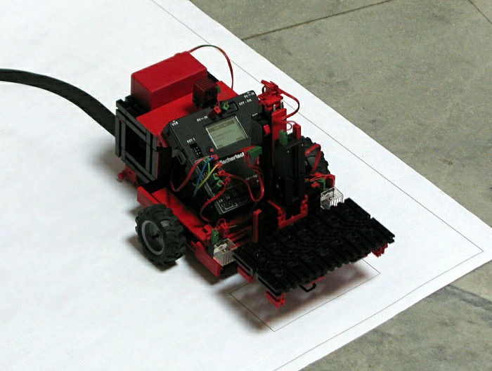 робот из робототехнического конструктора Fischertechnik