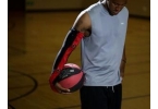 Побеждать баскетболистам поможет рукав с сенсорами