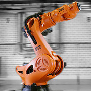 самый сильный промышленный робот от KUKA Roboter.