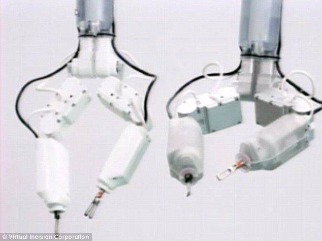 Управляемые дроиды помогут оперировать астронавтов в космосе