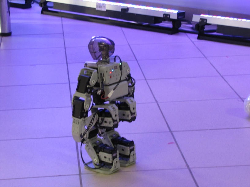 управляемый пультом дистанционного управления робот ROBOLOID