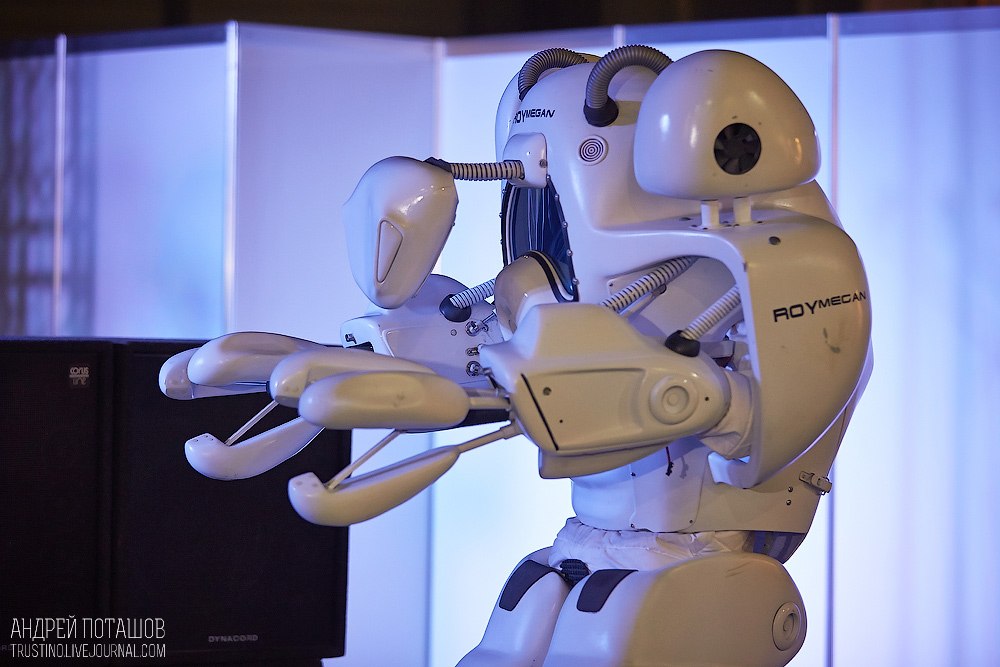 Выставка роботов сургут. Выставка роботов на ВДНХ. Выставка роботов Экспо. Выставка роботов андроидов. Выставка роботов в Краснодаре.