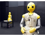 Желтый робот в фартуке - Роботы Японии