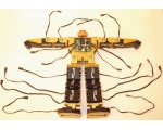 робот с проводами - Робот Robonova
