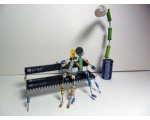 Забавные микророботы из электроники - пара на лавочке 11 - просто 3D