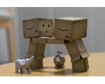 Роботы радуются встрече - Робот DANBO из бумаги