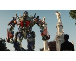 робот у статуи - Transformers с игры
