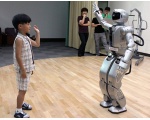 HUBO с японским мальчиком - Робот HUBO