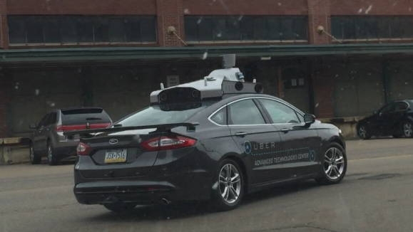 Uber робомобили ездят по городу