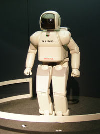 Интеллектуальный гуманоидный робот от Honda
