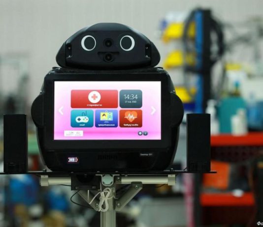 В Таиланде для ухода за инфицированными коронавирусом задействовали 3D-печатных роботов
