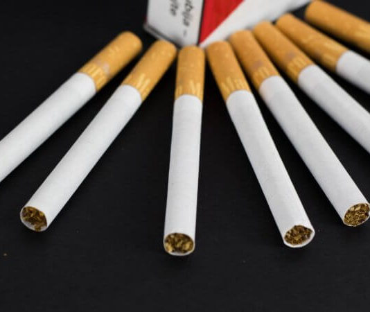 Почему сигаретный дым есть даже в местах с запретом на курение?