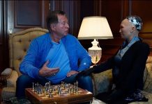 Эксклюзивное интервью робота Софии и Марка Гинзбурга