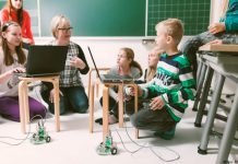 Кто бесплатно научит преподавать робототехнику в онлайн-формате? Занятие в кружке робототехники и конструирования. Дистанционное управление роботами на базе Ардуино