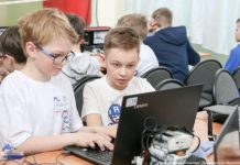 Мурманскому мобильному технопарку «Кванториум» требуются наставники