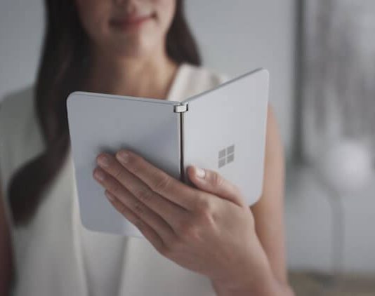 Как работает первый смартфон Microsoft на Android