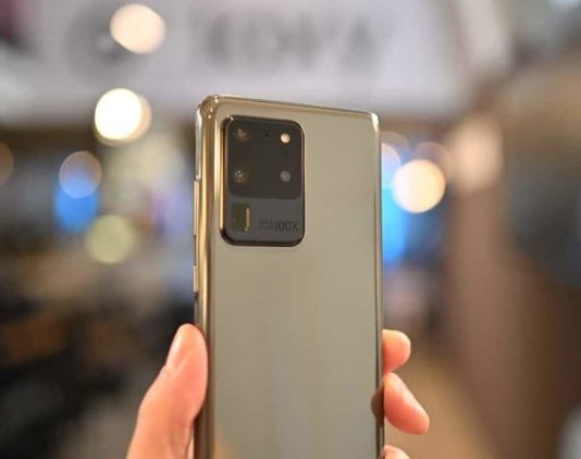 Самый дорогой Galaxy S20 уже можно купить в России на 30 тысяч рублей дешевле