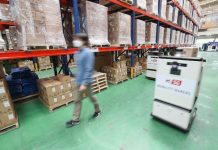 Внедряем на своих складах автономных роботов для перевозки грузов