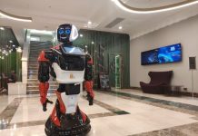 В России появился первый робот-консьерж для бизнес-центра