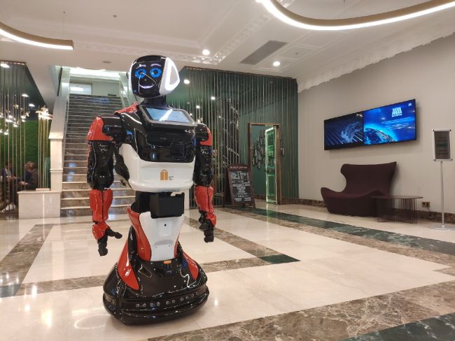 В России появился первый робот-консьерж для бизнес-центра