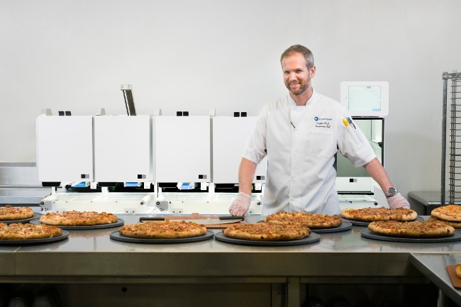 На выставке CES установят робота Picnic, готовящего триста пицц в час