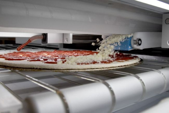 На выставке CES установят робота Picnic, готовящего триста пицц в час
