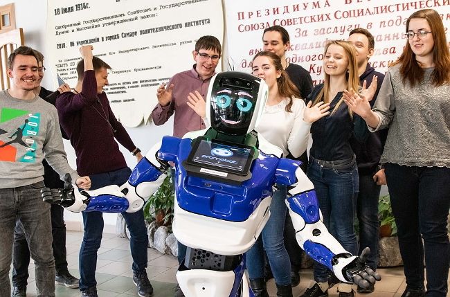 Первый робот-ректор: промобот в Самарском политехе
