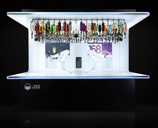 Производитель роботов-барменов выплатит компенсацию потерявшим работу людям