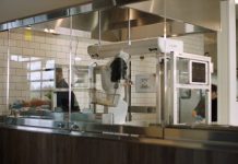 Робот-повар умеет готовить картофель фри и еще 18 блюд