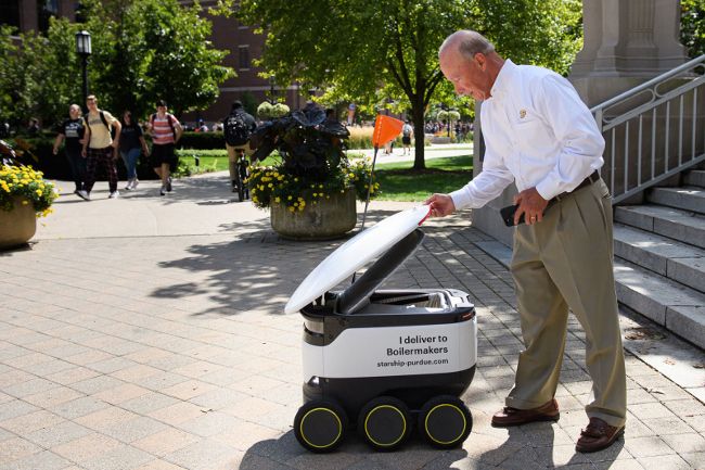 Starship продолжает расширять сервис доставки еды роботами в студенческих кампусах