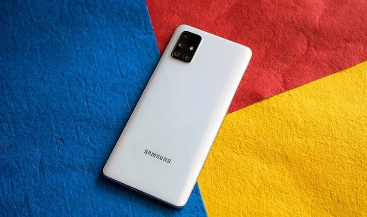 Samsung готовится выпустить смартфон с огромной батареей. Почему это тупик