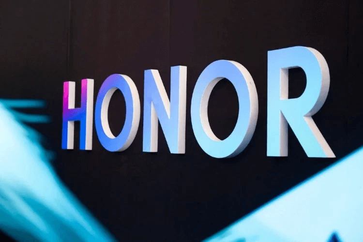 Honor V40 появился в интернет-магазине до анонса. Какой он?