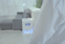 Умная зарядка Xiaomi с радиусом действия до метра