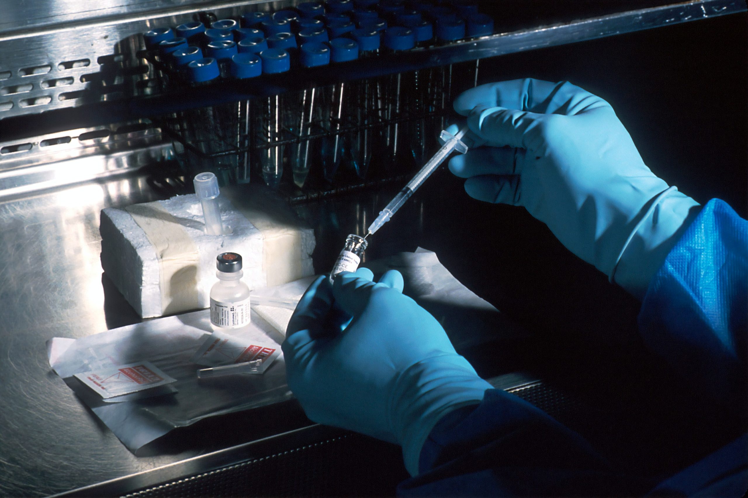ПЦР-тест и на антитела уже привычные тесты. Но что же они такие дорогие?